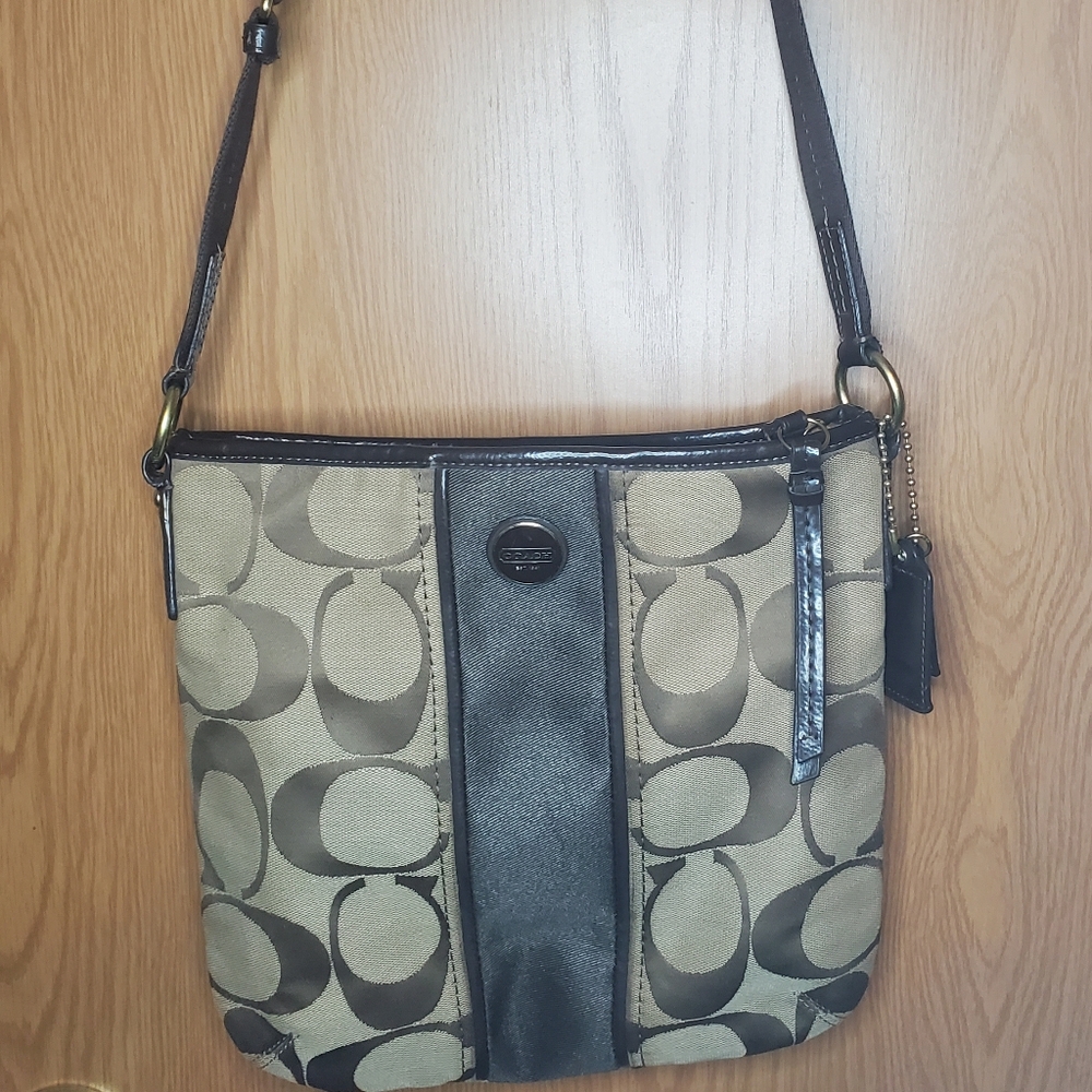 Coach Crossbody Signature Canvas Kitt Messenger Tan 2000s Millennial